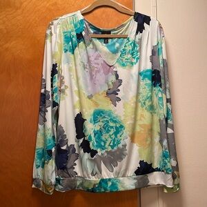 Worthington Women’s V-Neck Long Sleeve Top.  Size XL.